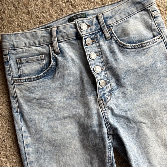 Wild Fable Light Blue High Rise Jeans - Picture 2 of 3